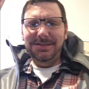 Meet your Posher, Dustin